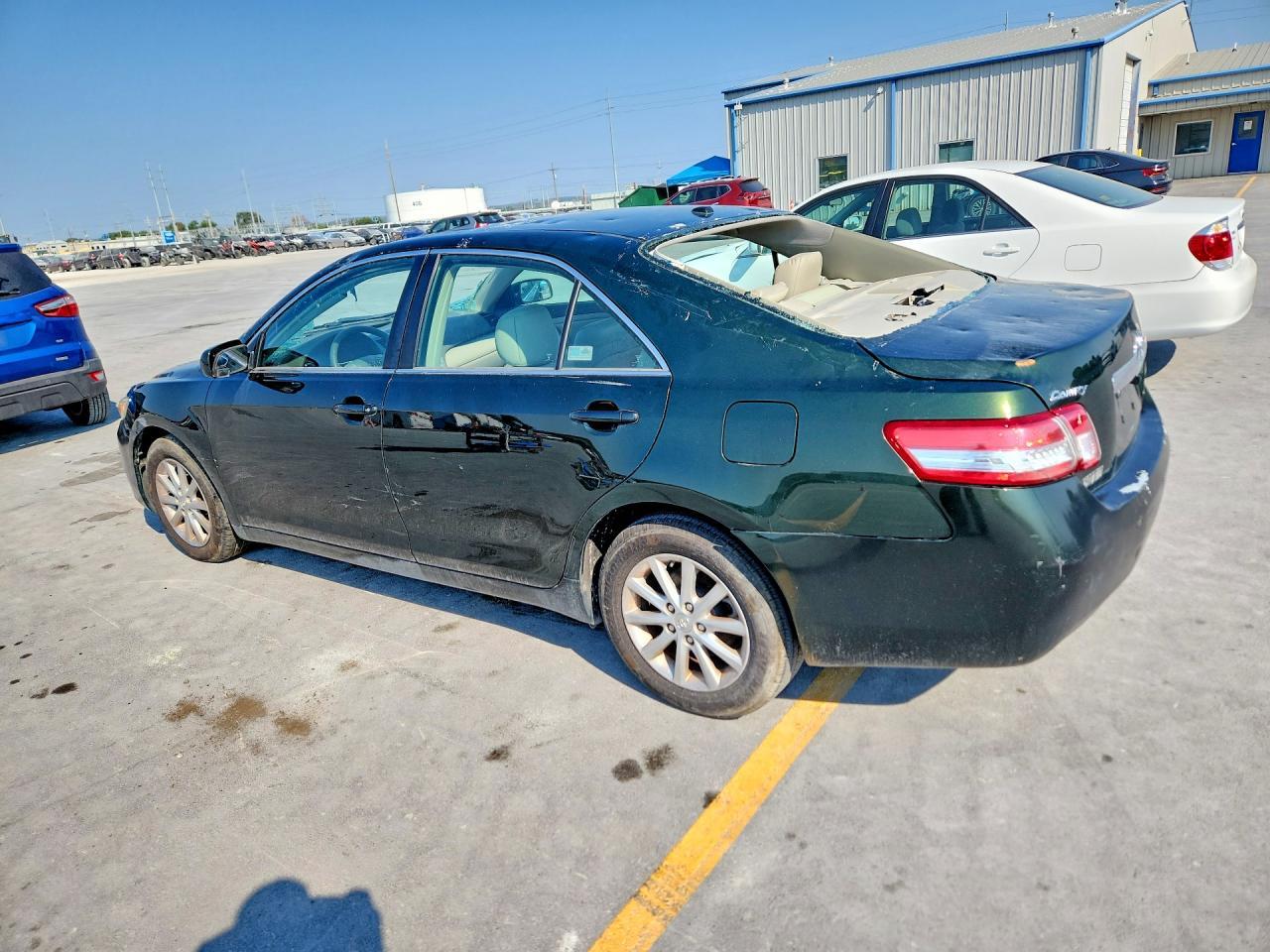 2011 Toyota Camry Xle - Image 2
