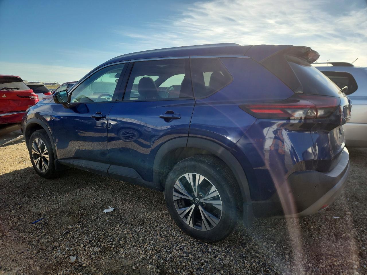 2021 Nissan Rogue Sv - Image 2