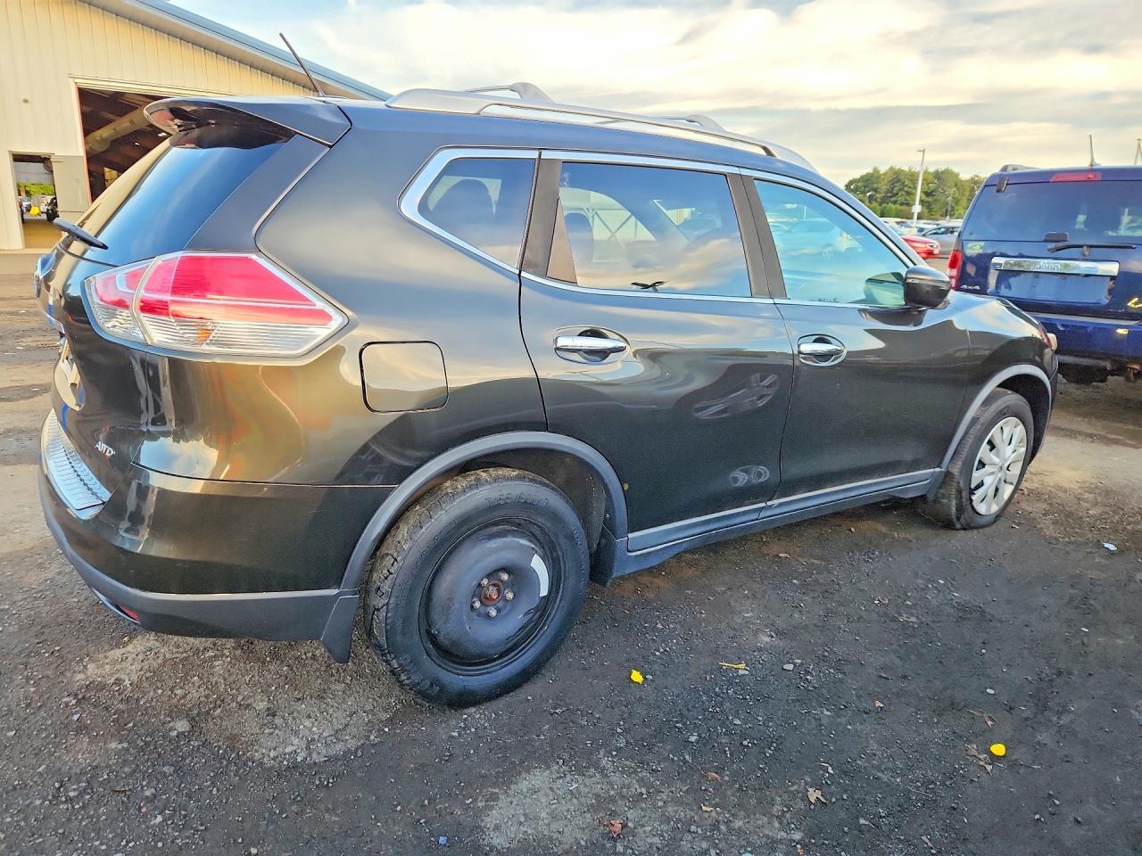 2016 Nissan Rogue S - Фото 3