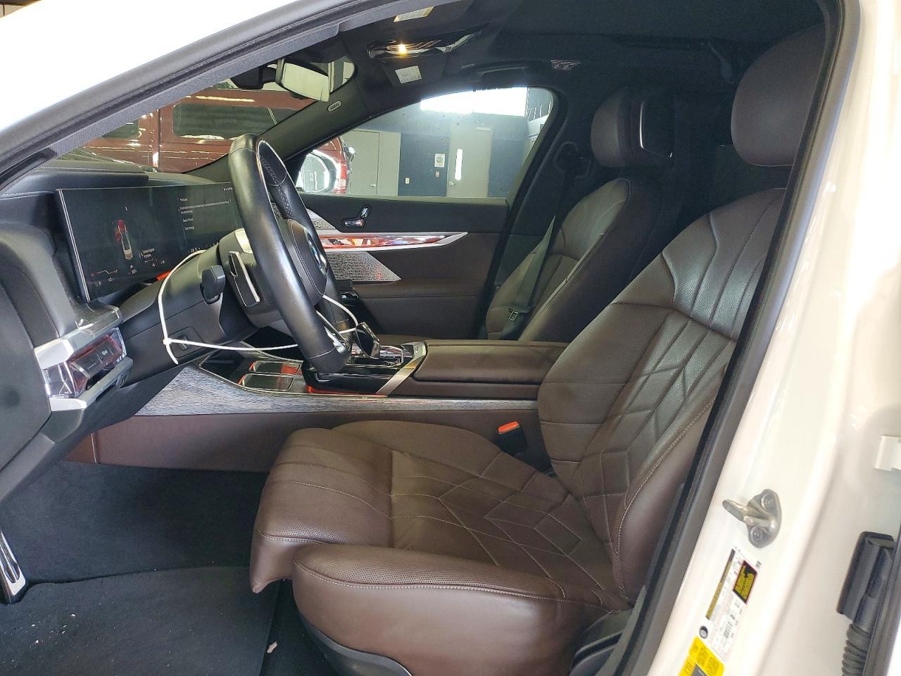 2023 BMW I7 xDrive60 - Фото 7