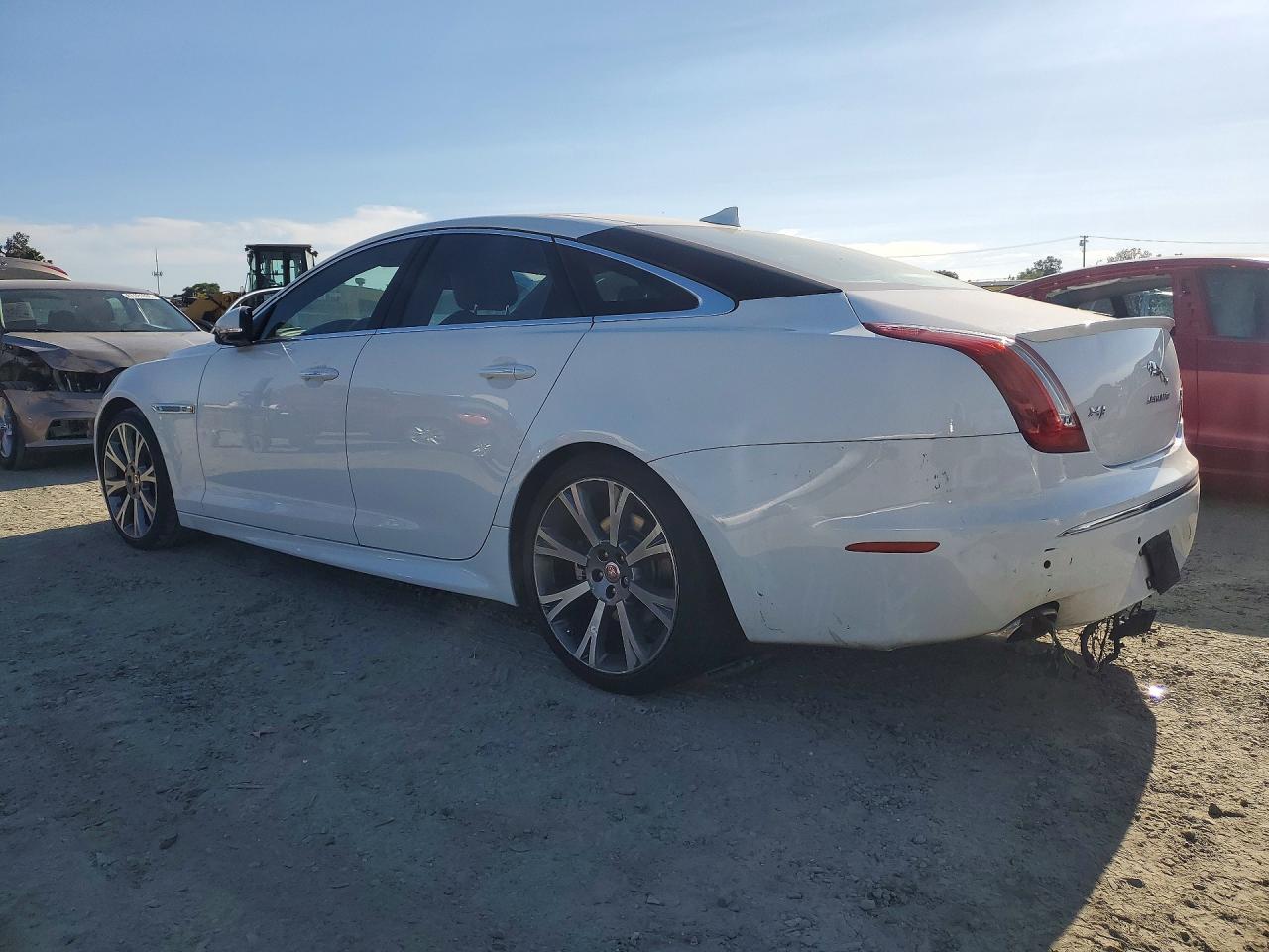2015 Jaguar Xj - Фото 2