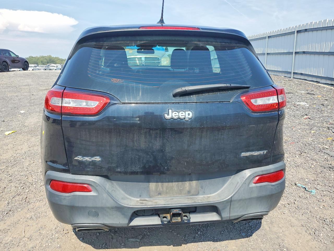 2017 Jeep Cherokee Sport - Фото 6