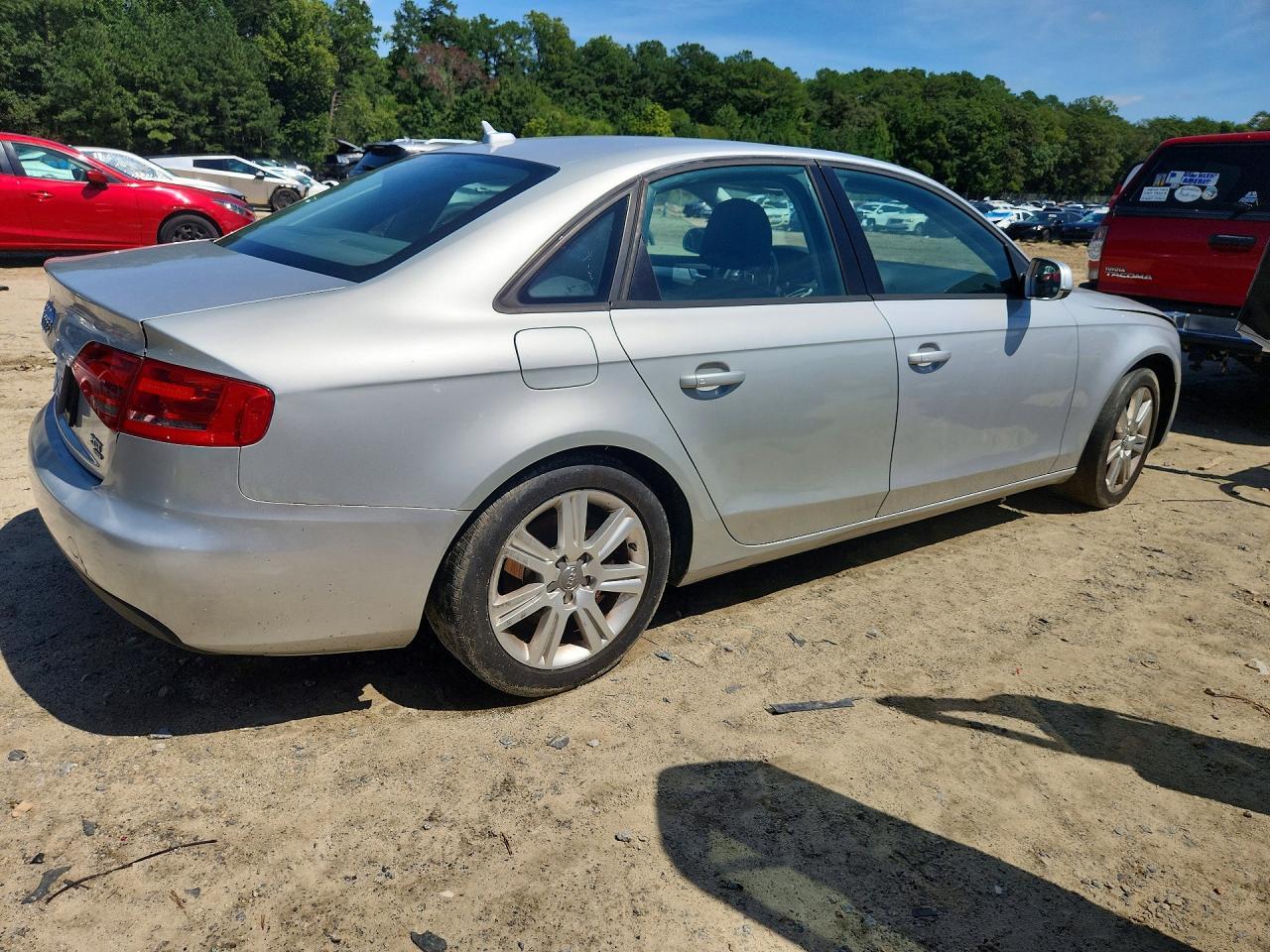 2010 Audi A4 Premium - Фото 3