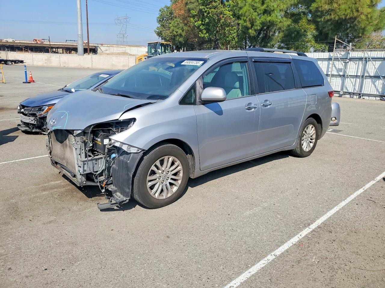 2015 Toyota Sienna Xle 8-Passenger