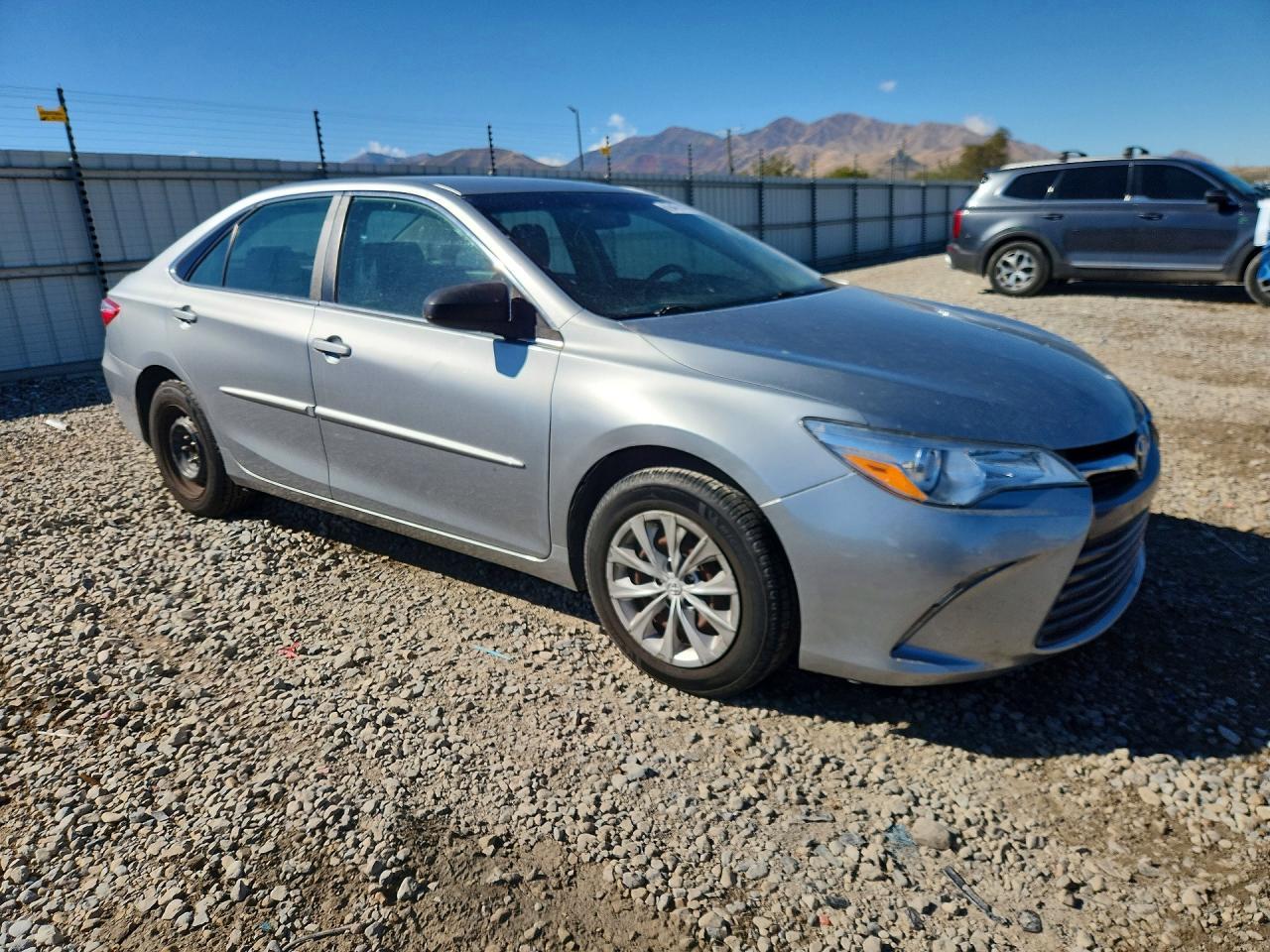 2015 Toyota Camry Le - Image 4