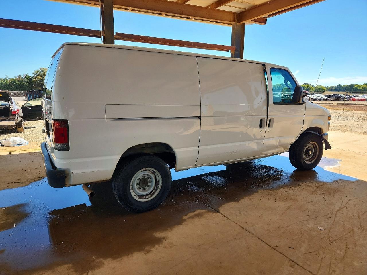 2008 Ford E250 - Delivery Van - Фото 3