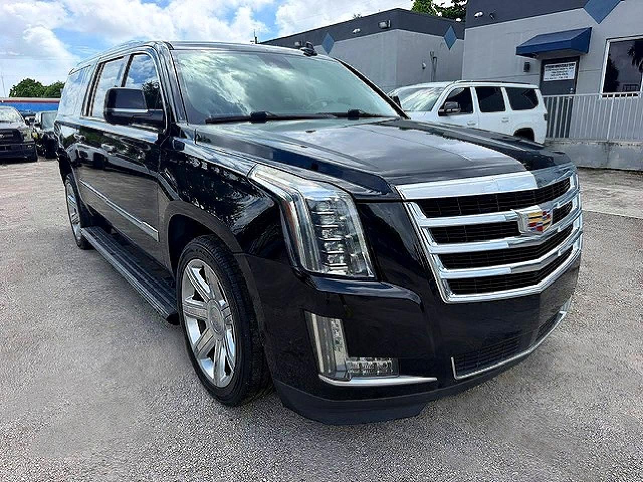 2020 Cadillac Escalade Esv Premium Luxury - Image 4