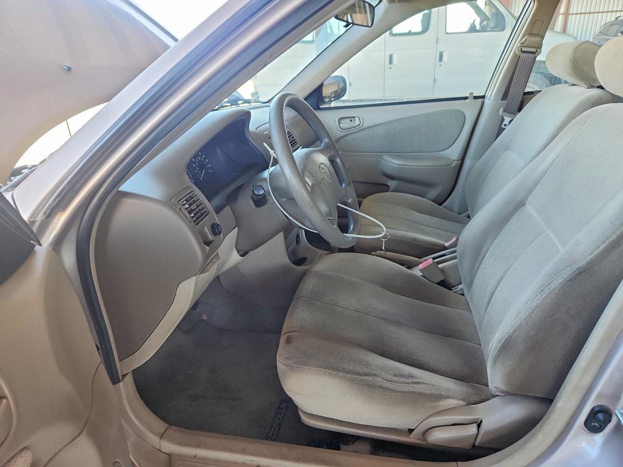 2001 Toyota Corolla Ce - Фото 7