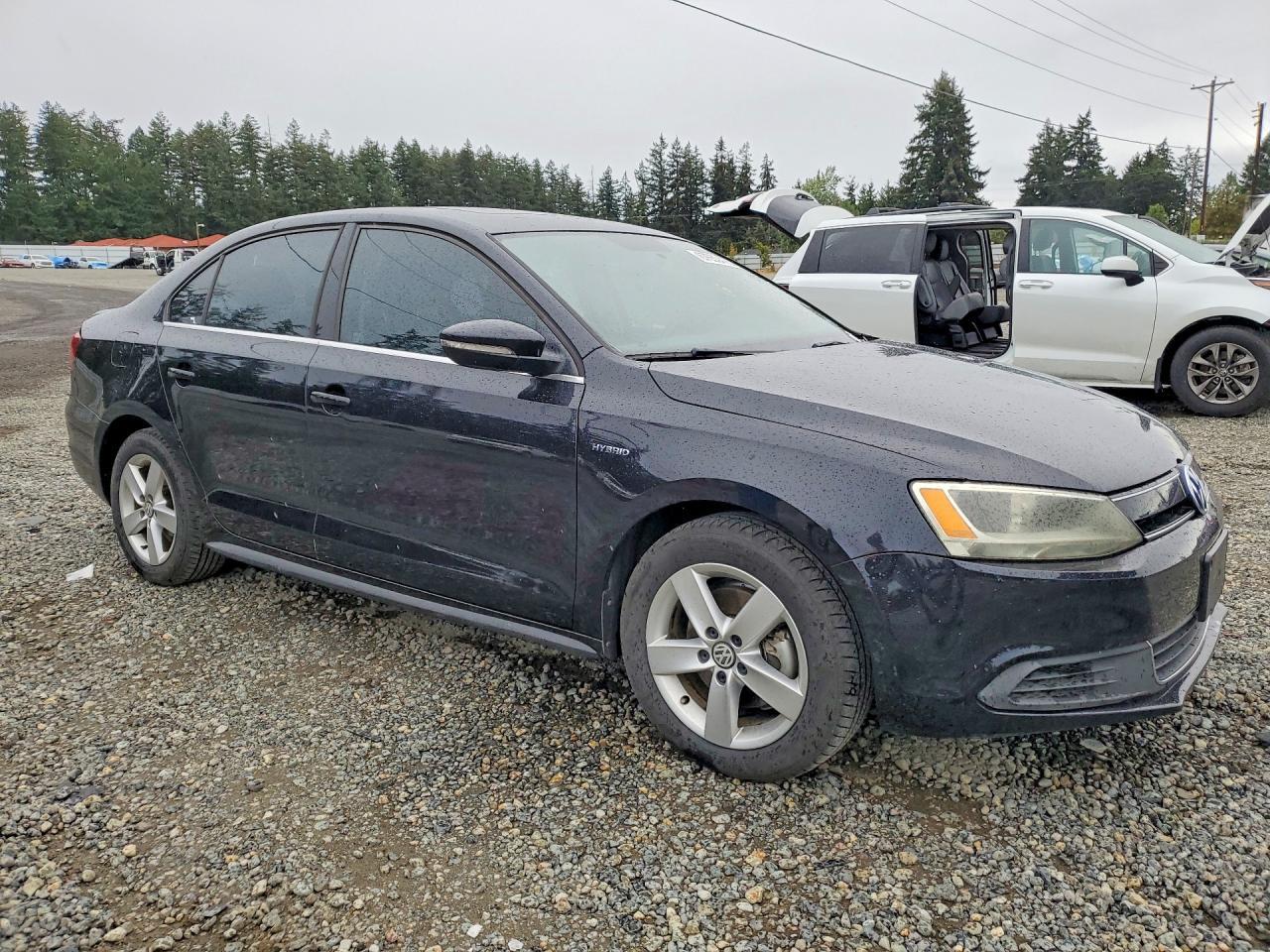 2014 Volkswagen Jetta Hybrid - Image 4