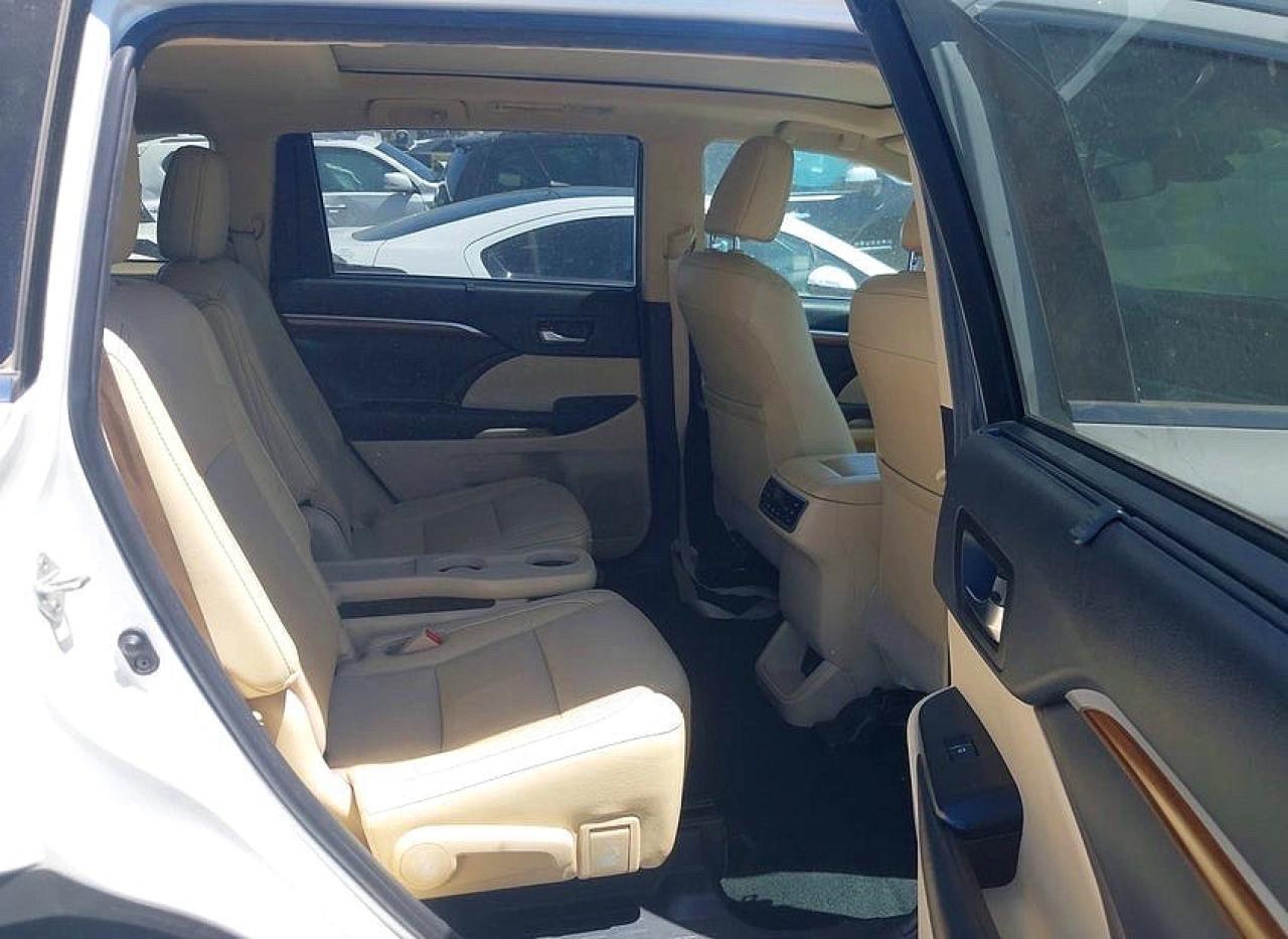 2019 Toyota Highlander Hybrid Limited Platinum - Фото 6