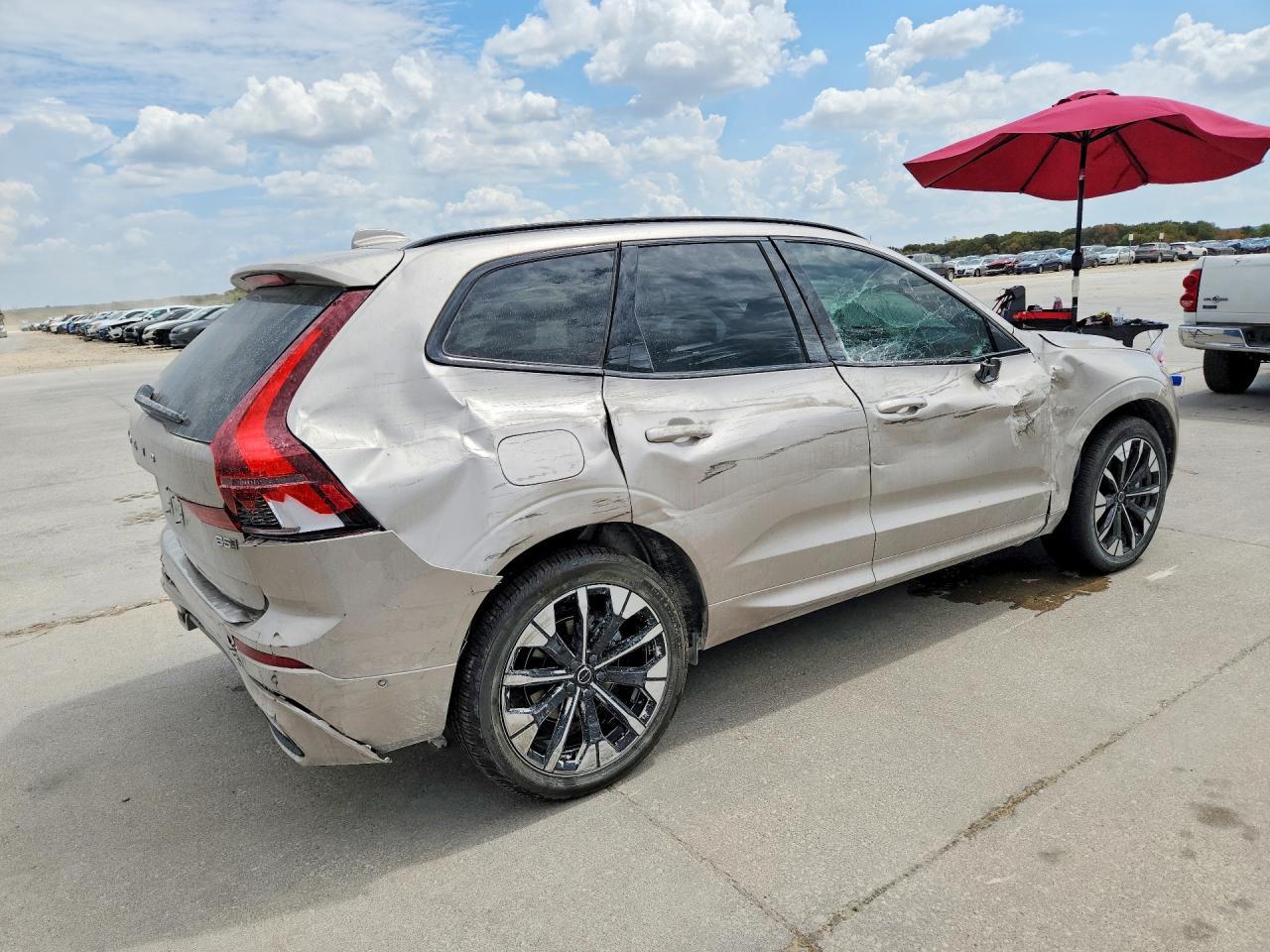 2026 Volvo Xc60 Plus - Фото 3