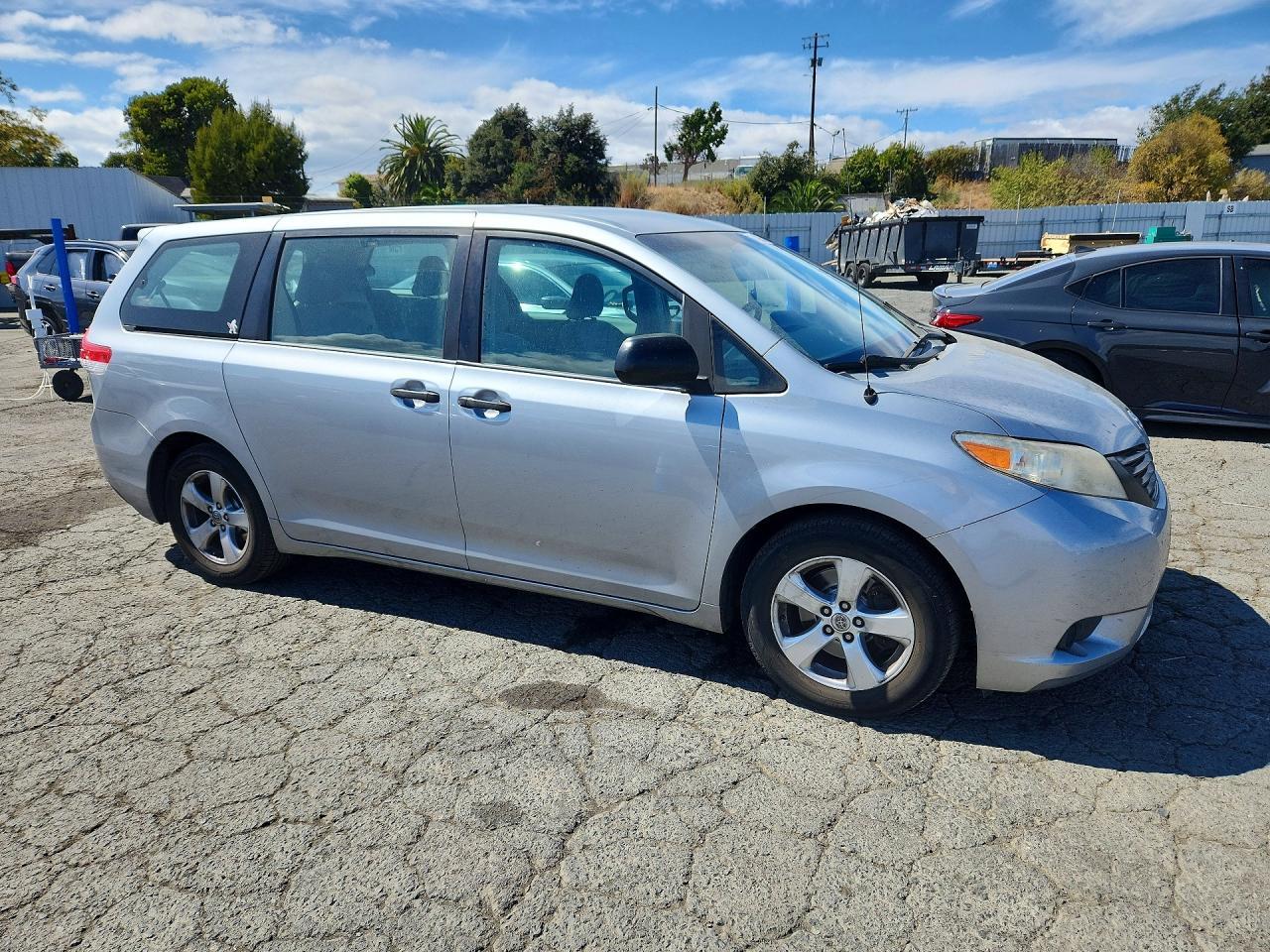2014 Toyota Sienna L 7-Passenger - Фото 4