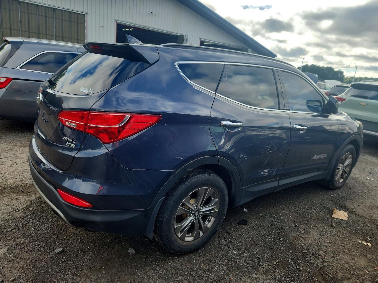2016 Hyundai Santa Fe Sport 2.4L - Image 3