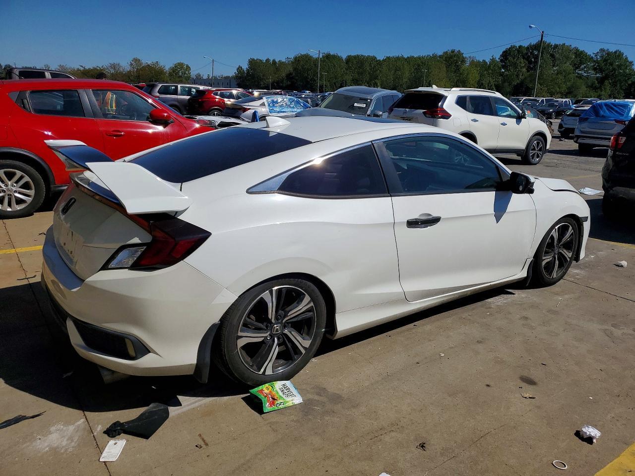 2016 Honda Civic Touring - Image 3