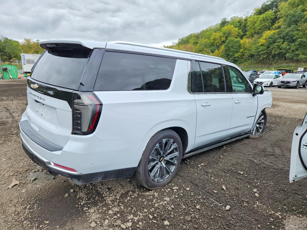 2026 Chevrolet Suburban K1500 High Country - Фото 3