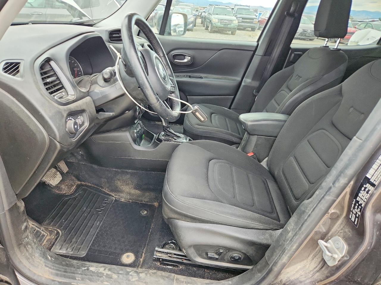2016 Jeep Renegade Latitude - Image 7