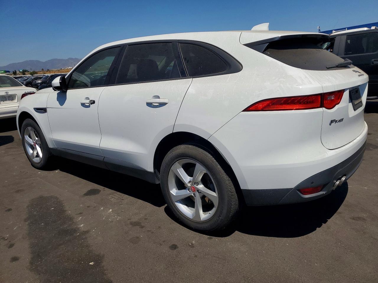 2017 Jaguar F-Pace Premium - Image 2