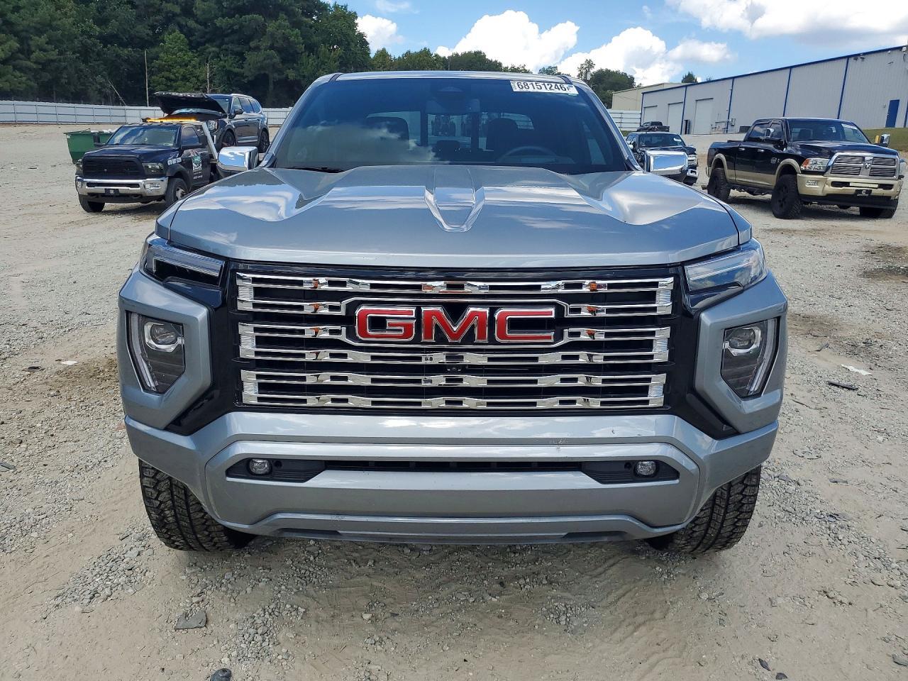 2025 GMC Canyon Denali - Image 5