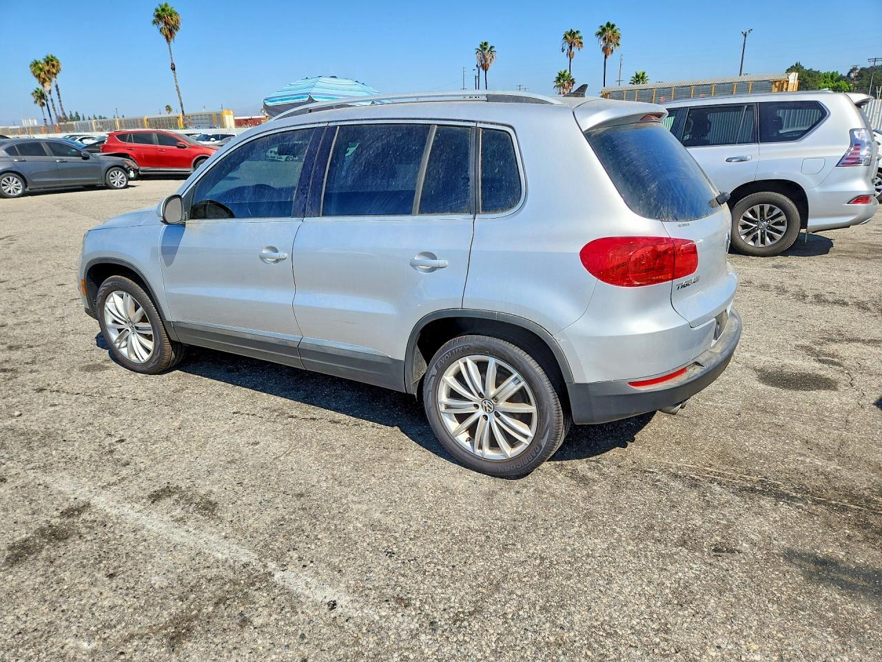 2012 Volkswagen Tiguan S - Фото 2