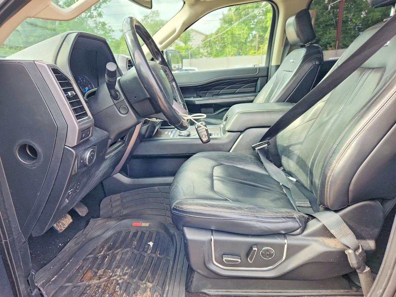 2019 Ford Expedition Max Platinum - Image 7