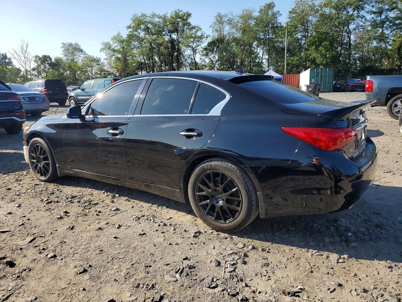 2015 Infiniti Q50 Premium - Image 2