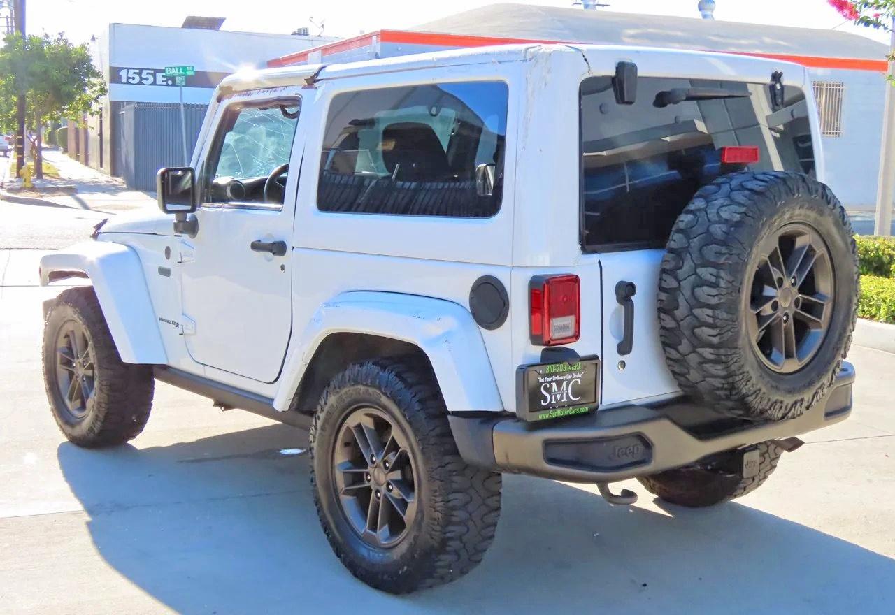 2016 Jeep Wrangler Sahara - Image 4