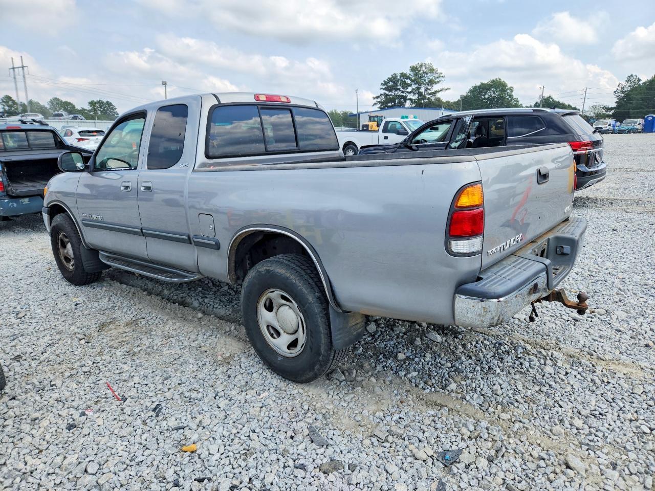2002 Toyota Tundra Sr5 - Image 2