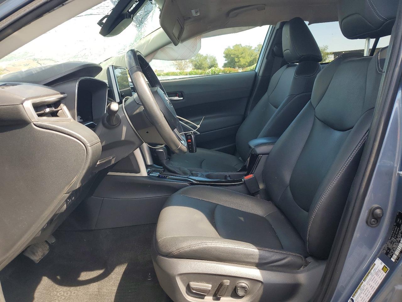 2024 Toyota Corolla Cross Xle 4Wd - Image 7