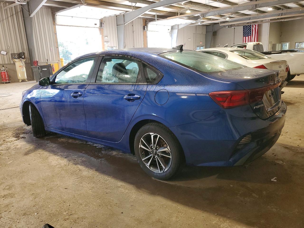 2024 Kia Forte Lxs - Image 2
