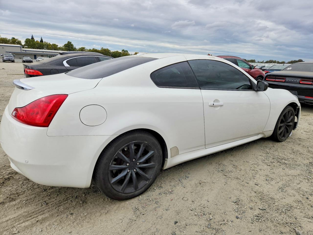 2011 Infiniti G37 Coupe Base - Фото 3