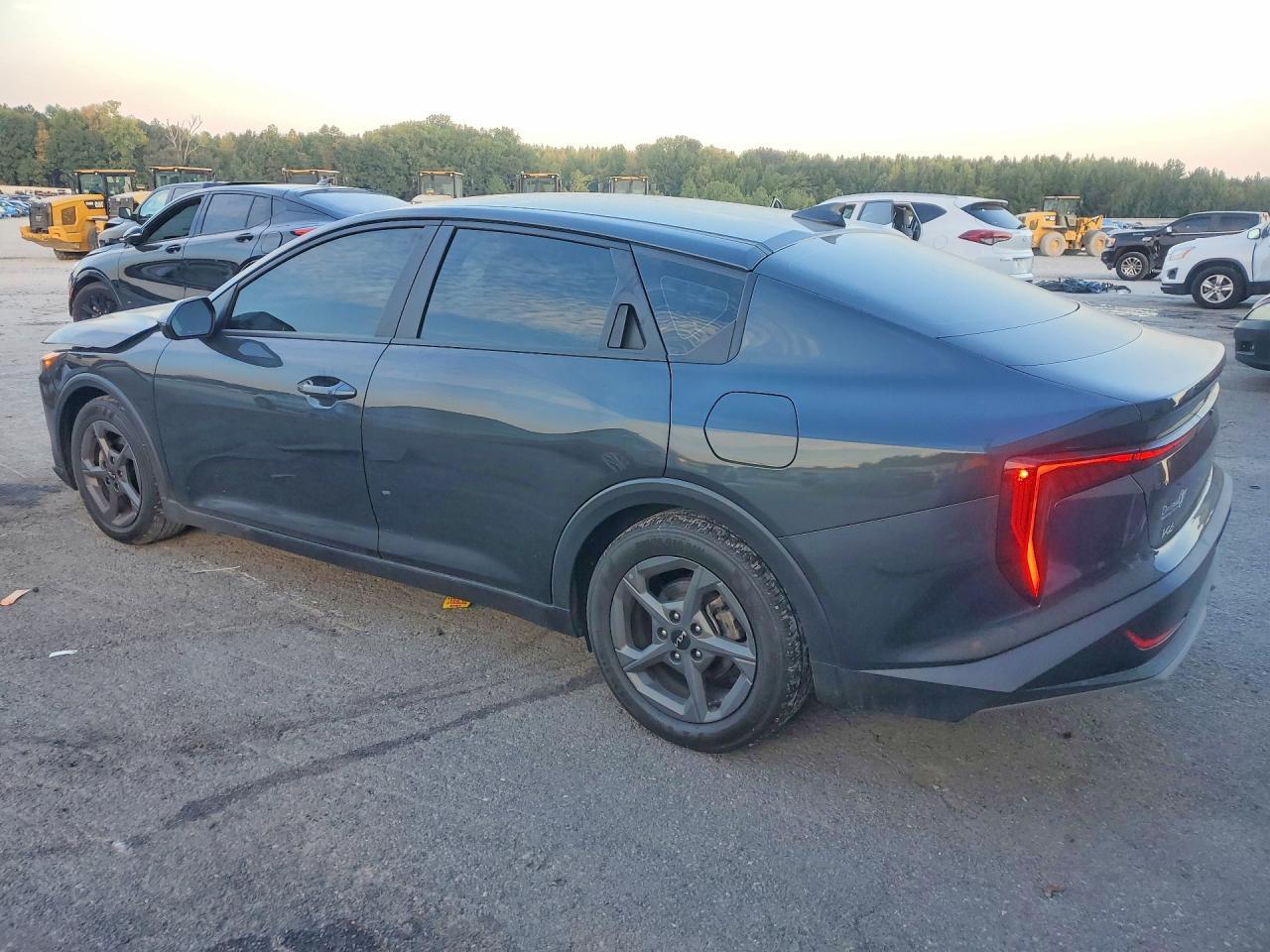 2025 Kia K4 Lxs - Image 2