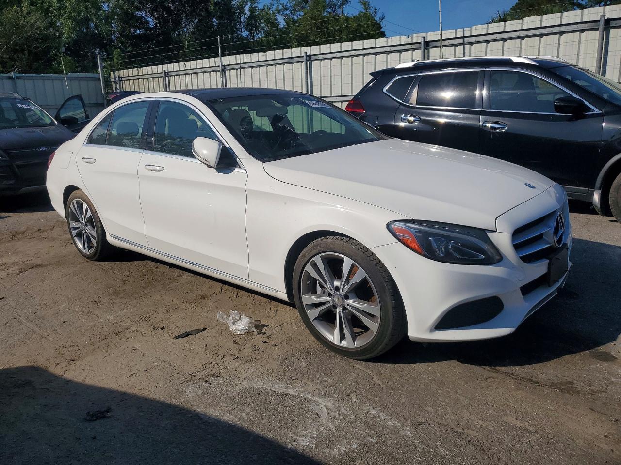 2015 Mercedes-Benz C 300 - Фото 4