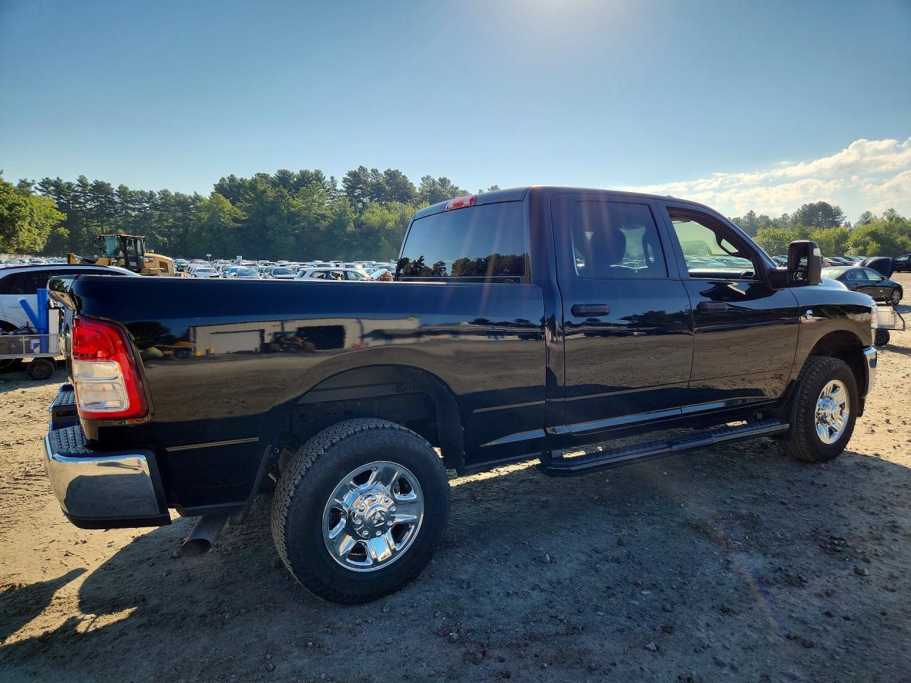2024 Ram 2500 - Image 3
