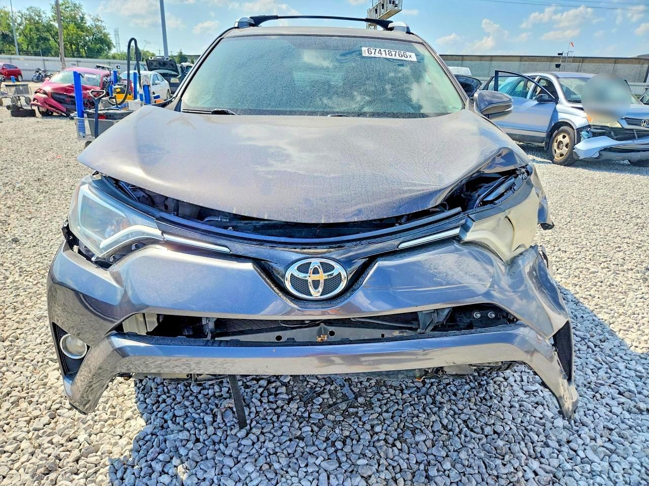 2016 Toyota Rav4 Xle - Image 5