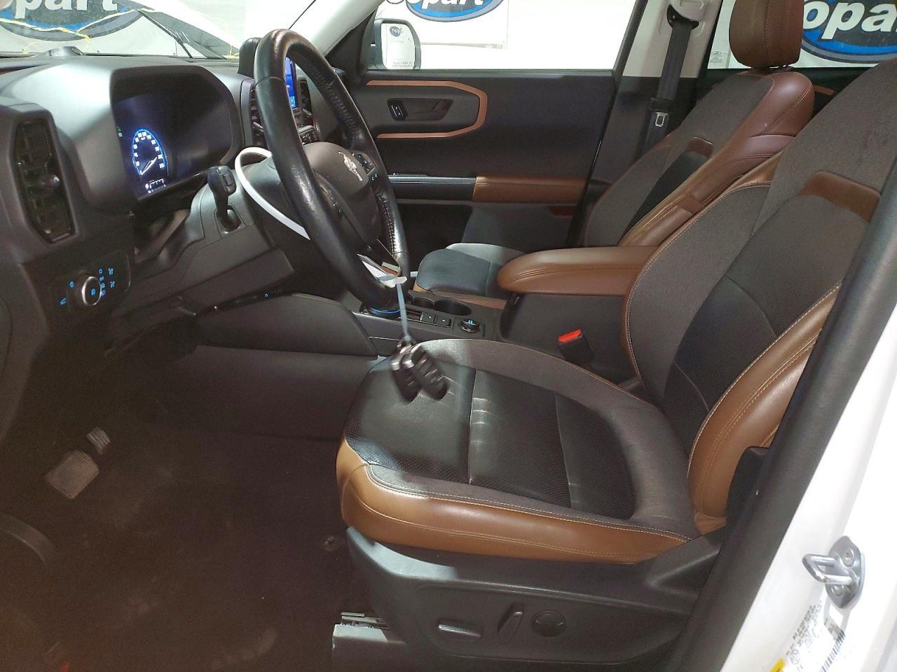 2021 Ford Bronco Outer Banks - Image 7