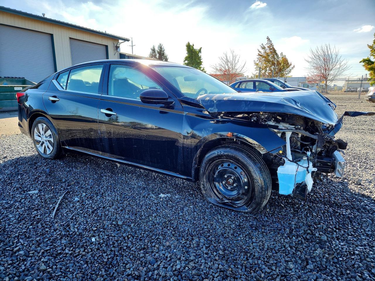 2022 Nissan Altima - Image 4