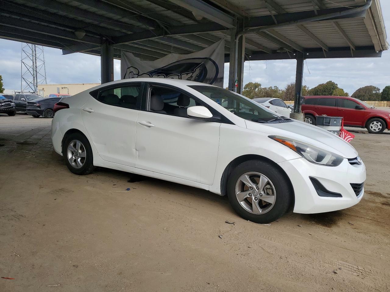 2015 Hyundai Elantra Se - Фото 4