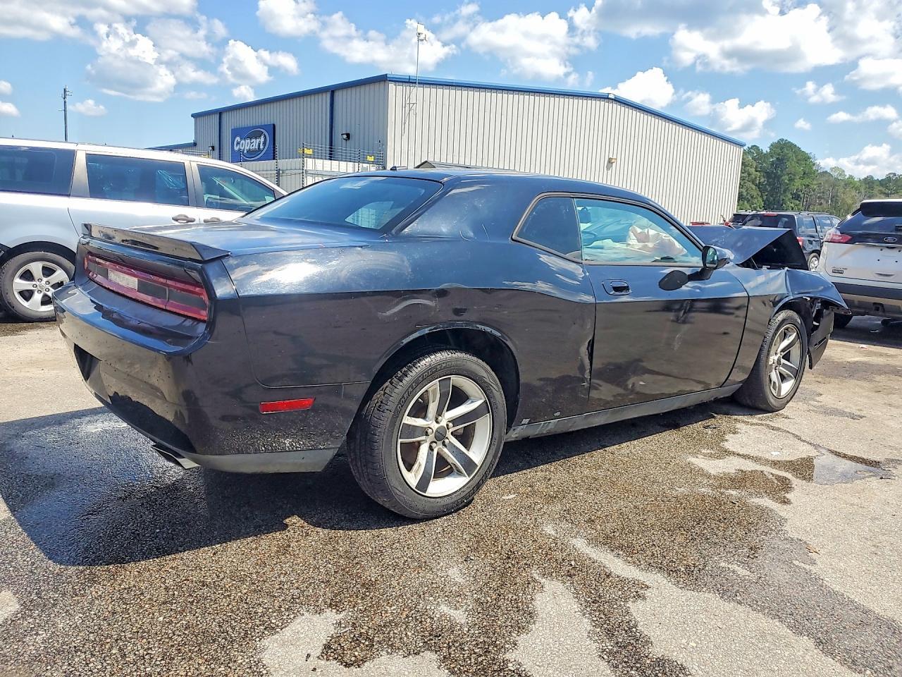 2012 Dodge Challenger Sxt - Image 3