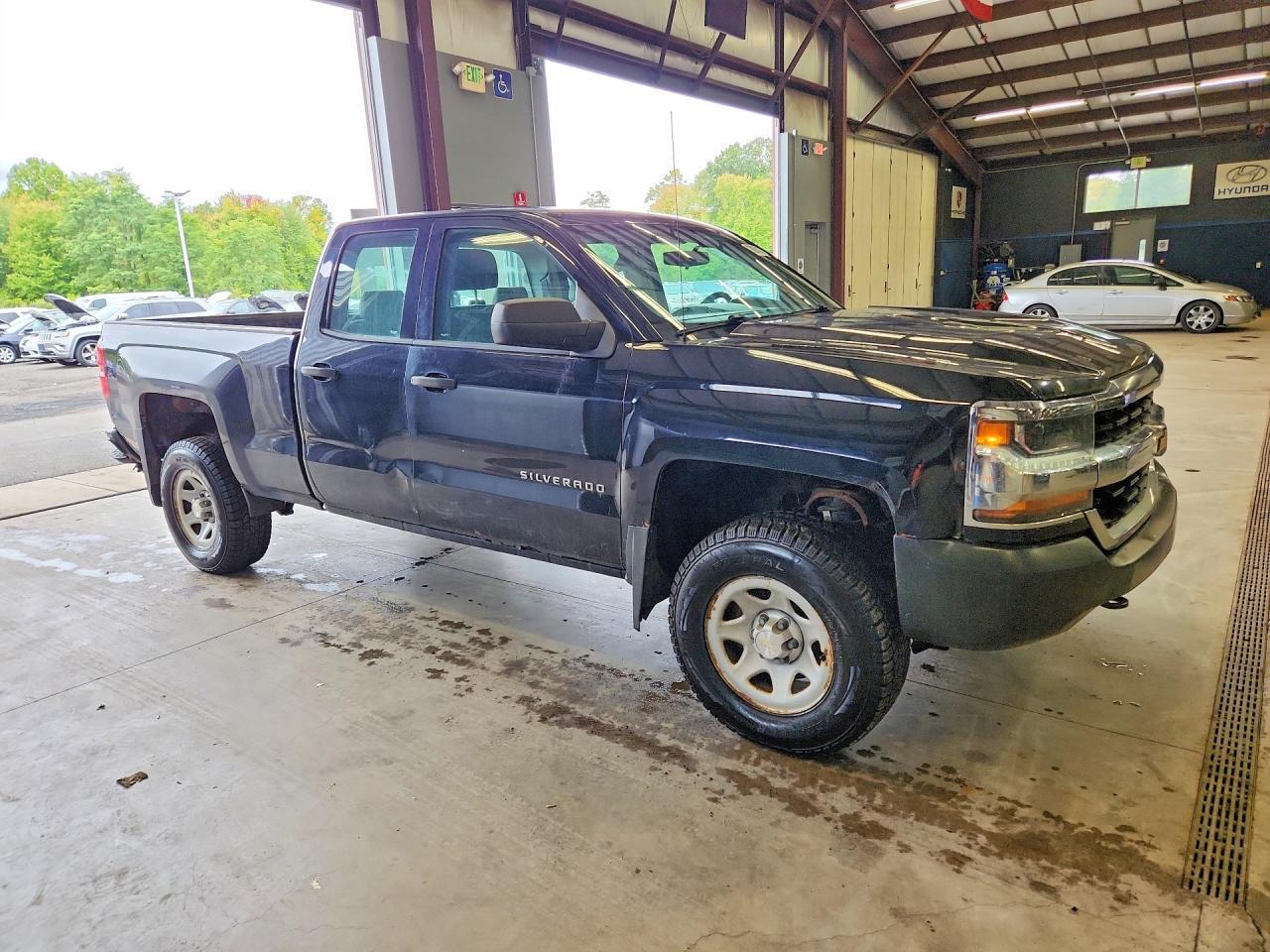 2017 Chevrolet Silverado K1500 - Image 4