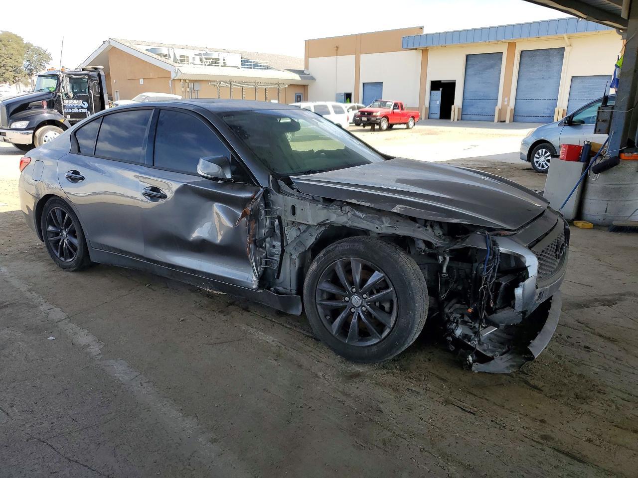 2016 Infiniti Q50 3.0T Premium - Фото 4