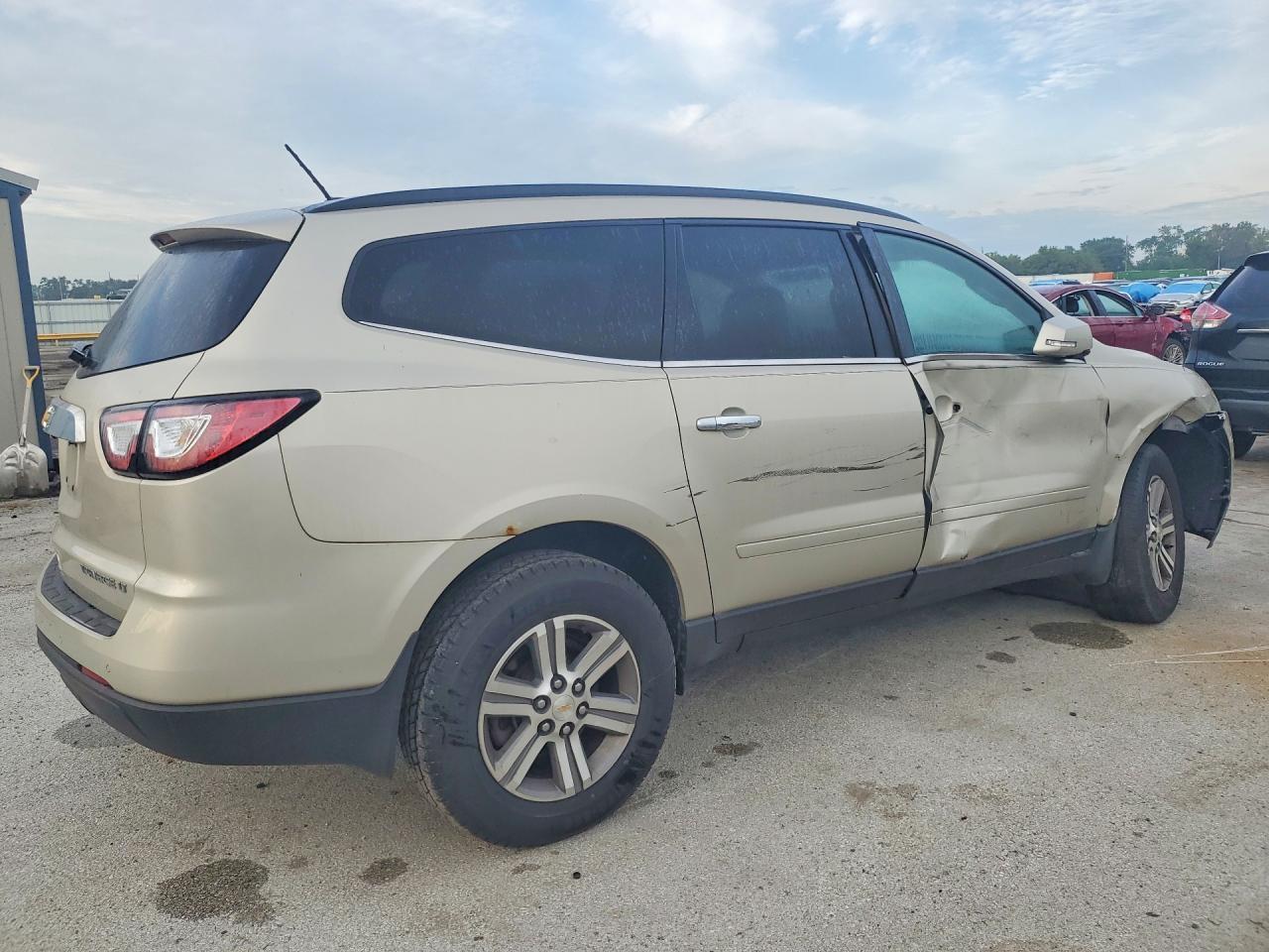 2015 Chevrolet Traverse Lt - Image 3
