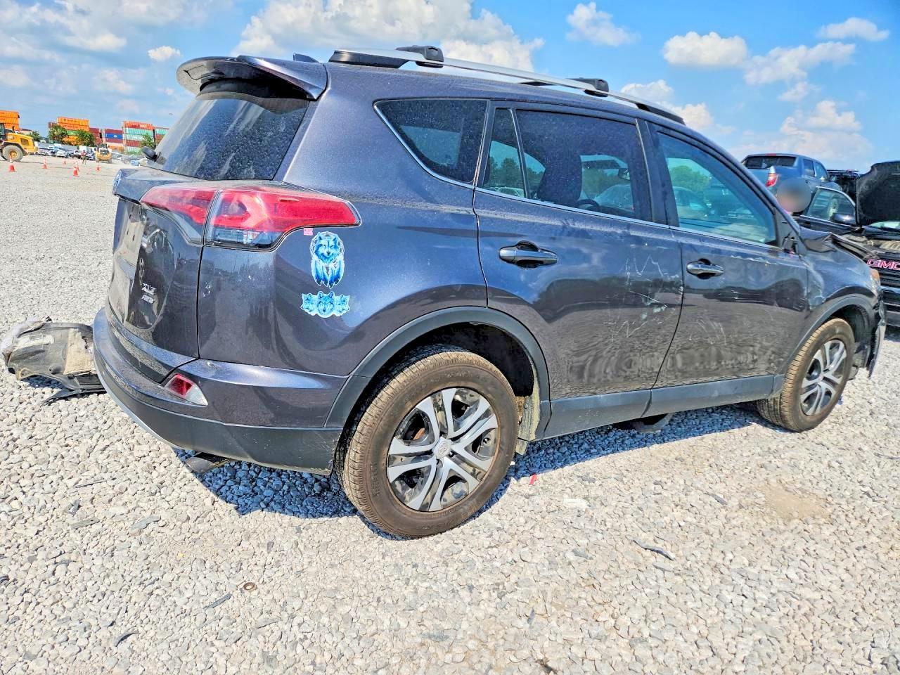 2016 Toyota Rav4 Xle - Image 3