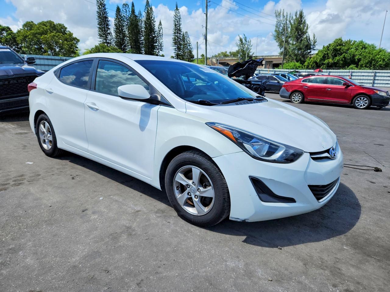 2014 Hyundai Elantra Se - Image 4