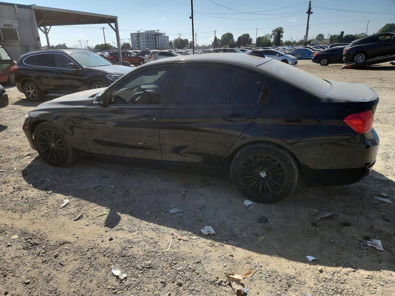 2014 BMW 320 I - Фото 2