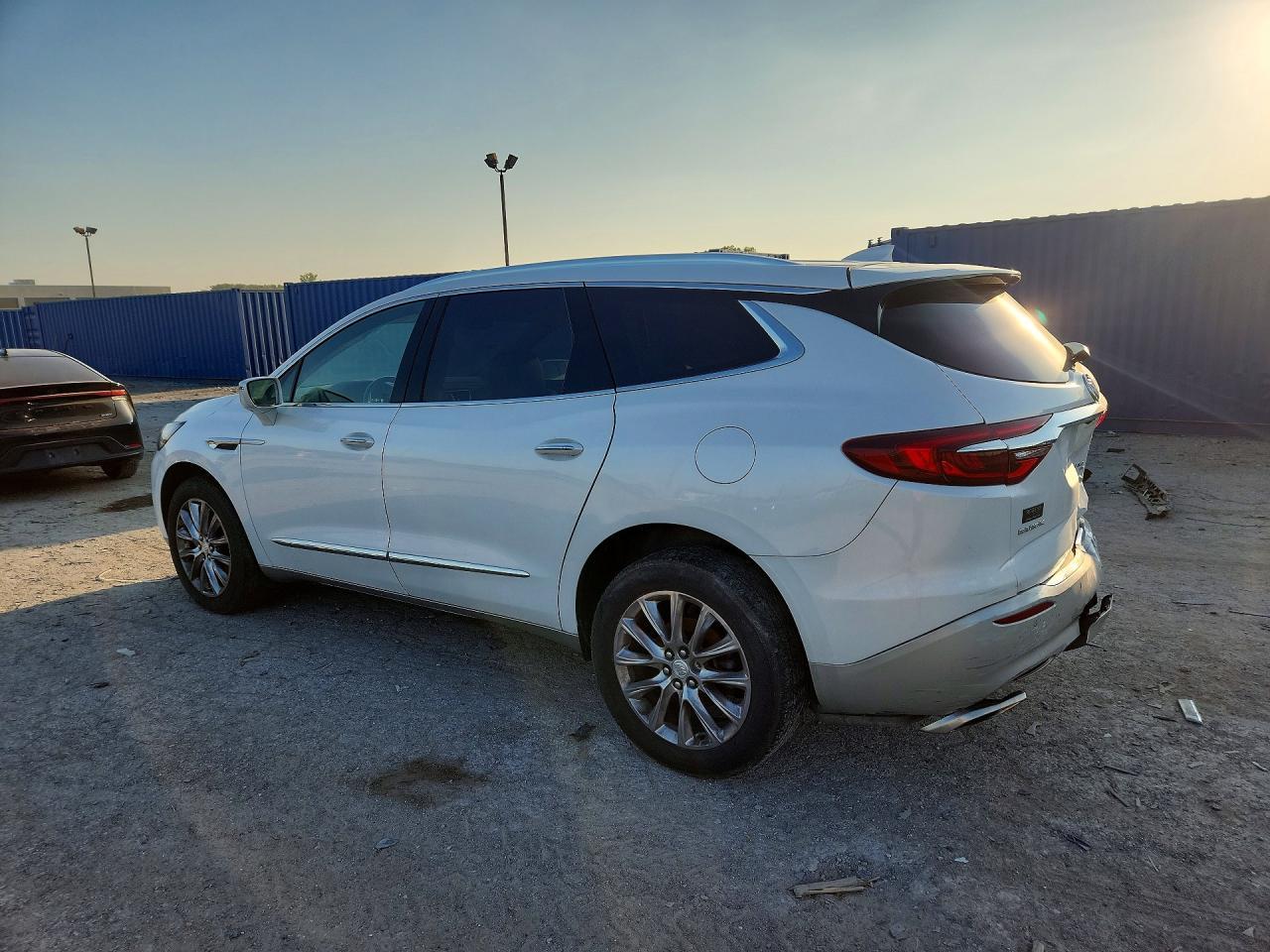 2018 Buick Enclave Premium - Фото 2