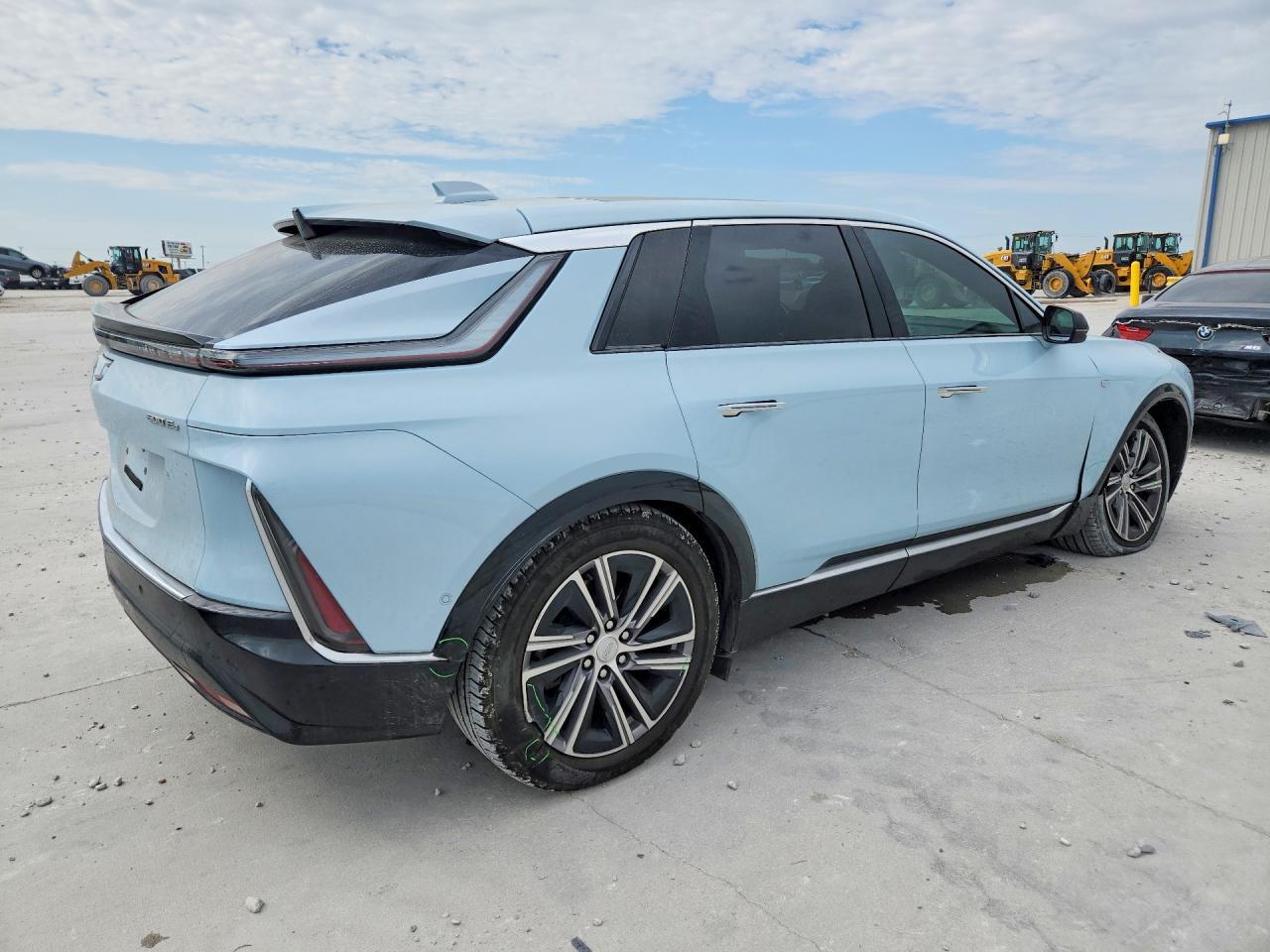 2024 Cadillac Lyriq Luxury - Image 3