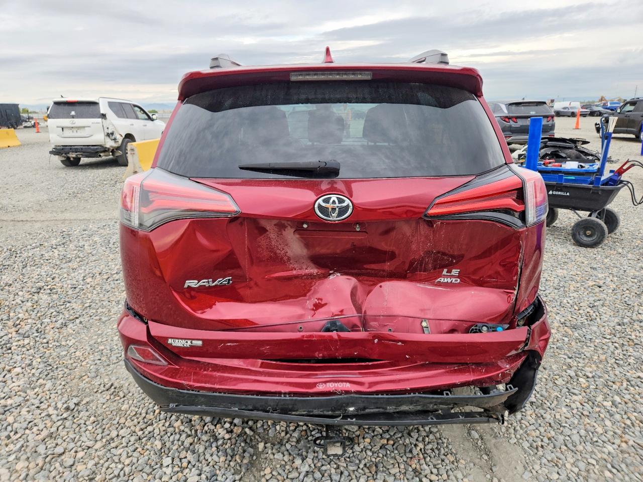 2018 Toyota Rav4 Le - Image 6