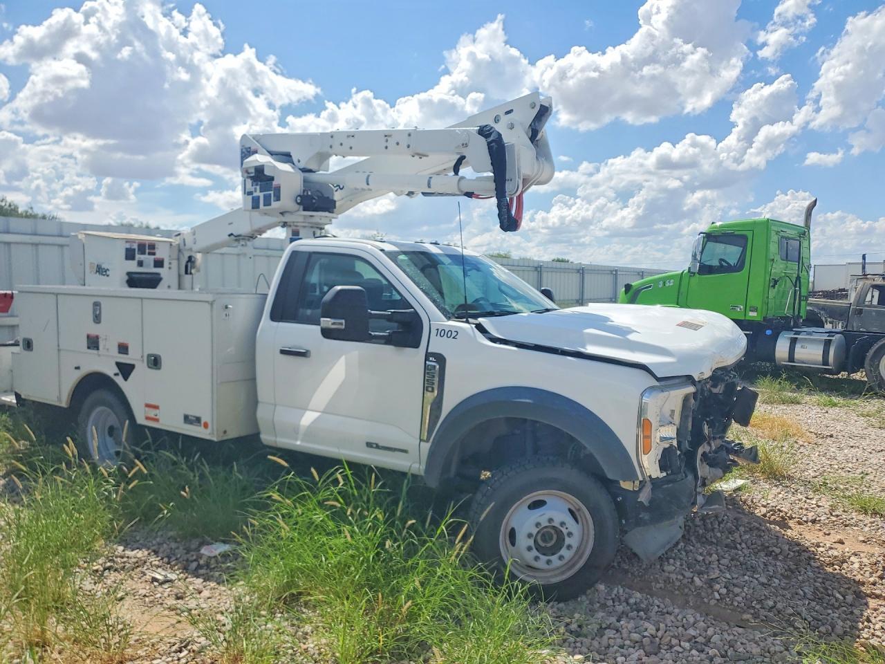 2024 Ford F550 Super Duty Bucket Truck - Фото 4