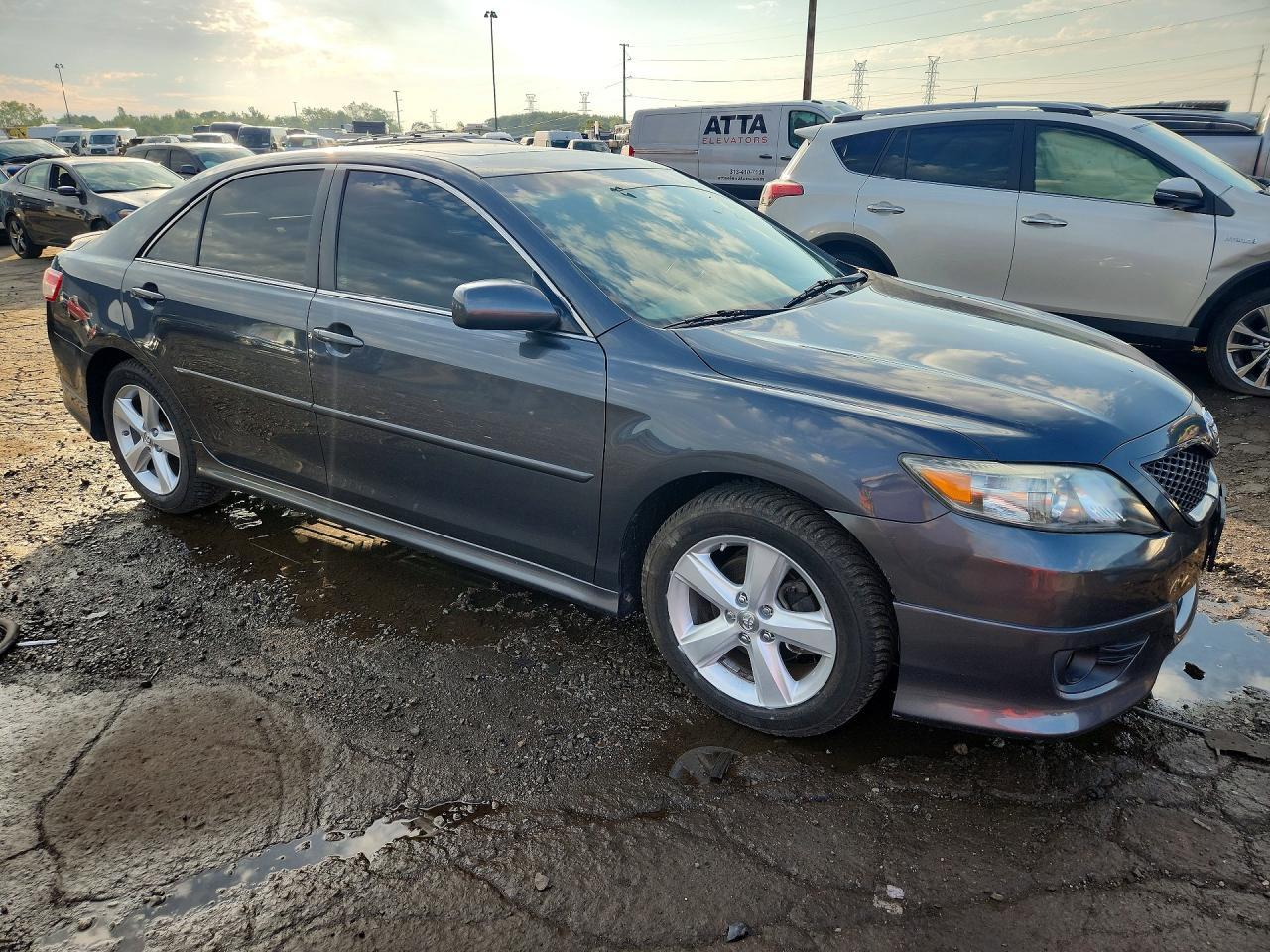 2011 Toyota Camry Se - Фото 4