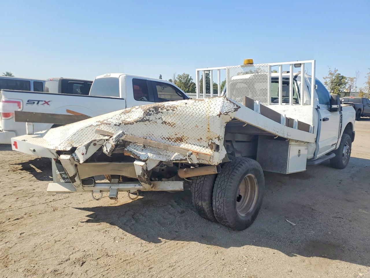 2023 Ford F350 Super Duty - Image 3